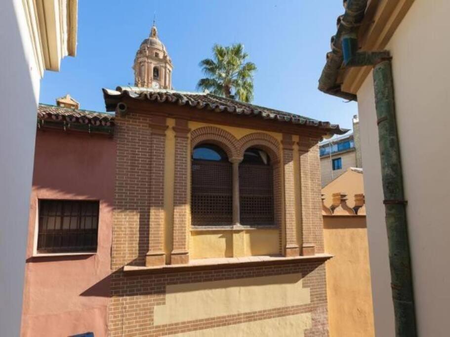 Chic Casa Cathedral At Calle Fresca 2-Bedroom Apartment In Malaga City Center ภายนอก รูปภาพ